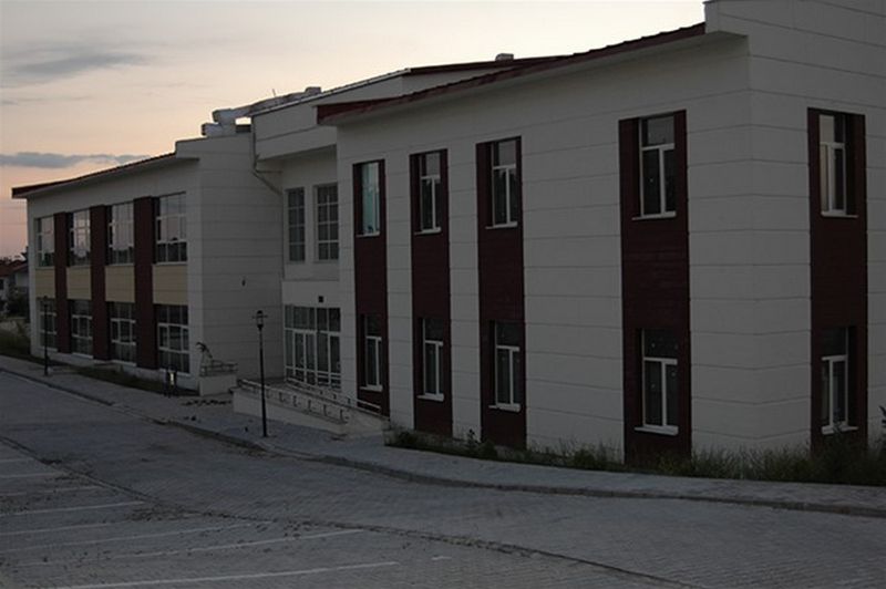 Akören KYK Kız ve Erkek Öğrenci Yurdu dış cephe görseli