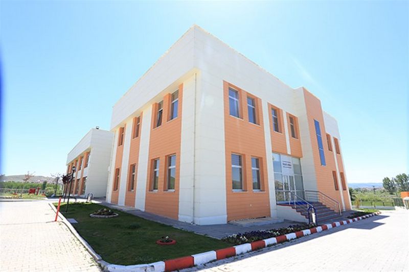 Arslan Bey KYK Kız ve Erkek Öğrenci Yurdu dış cephe görseli